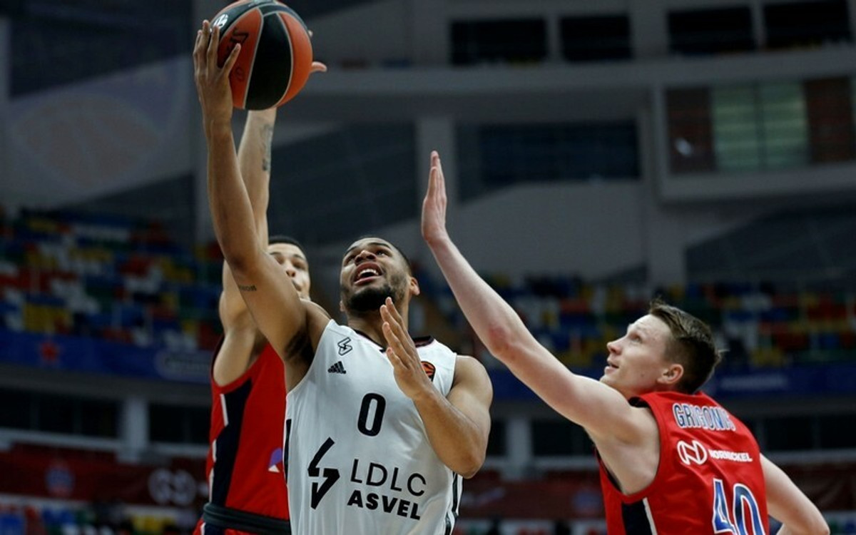 EuroLeague: Eκπληκτική τάπα του Μπολομπόι στον Οκόμπο (vid)