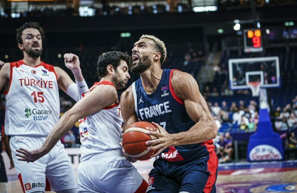 Τουρκία-Γαλλία 86-87: Ματσάρα, παράταση και κυρίαρχος Γκομπέρ! (pics)