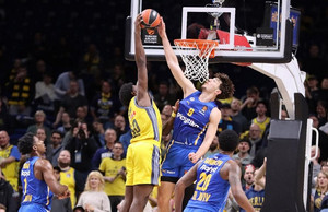 Συνήλθε με &quot;κατοστάρα&quot; η Μακάμπι, 103-85 την Άλμπα στο Βερολίνο (vid)
