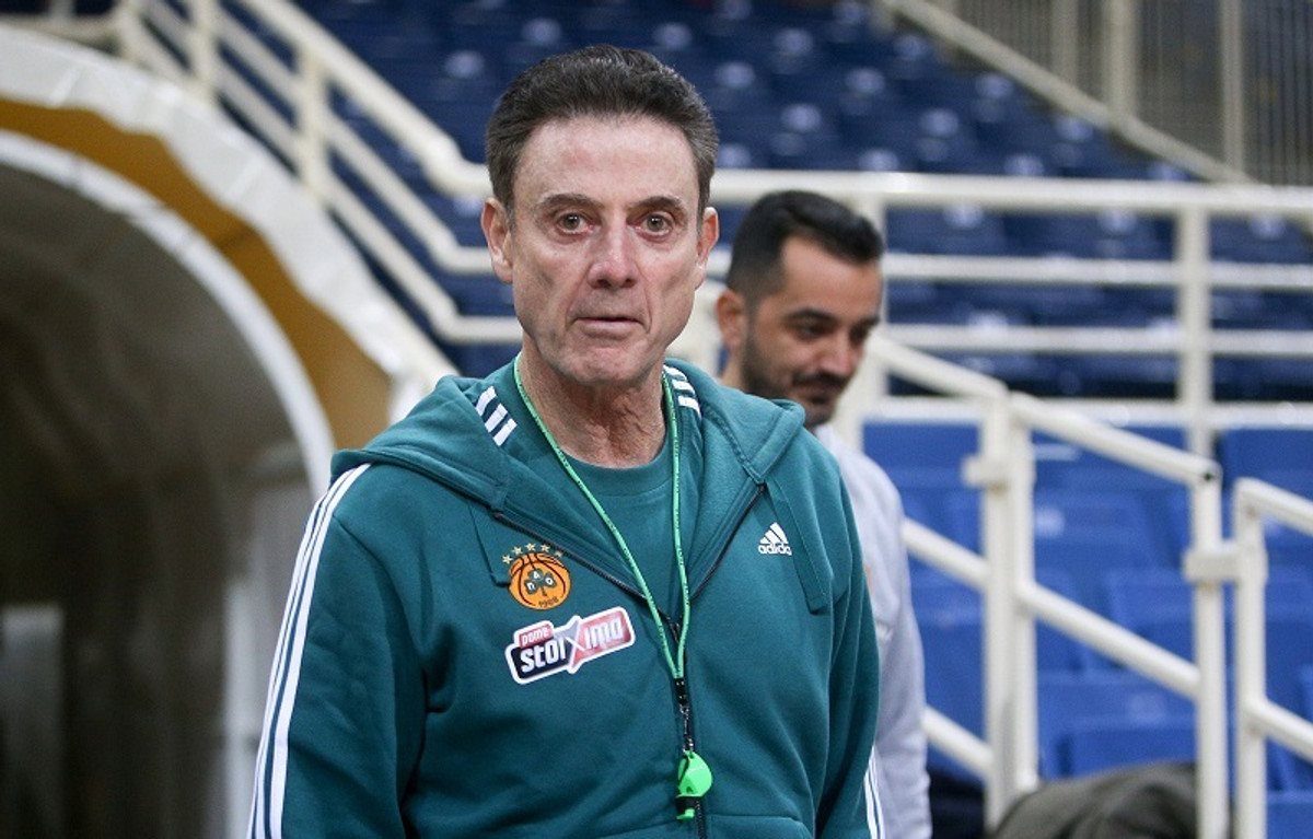 Πιτίνο : &quot;Δυνατοί σωματικά και ψυχικά, γιατί έχουμε 9/15 ματς εκτός έδρας&quot; (pic)