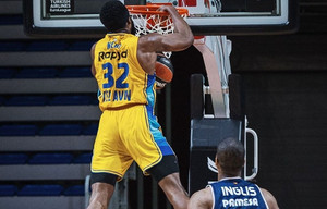 Έκτη σερί νίκη η Μακάμπι, 95-80 τη Βαλένθια (vid)