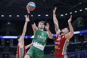 Με 27 πόντους του Χεζόνια η Ούνικς 84-70 τη Λοκομοτίβ