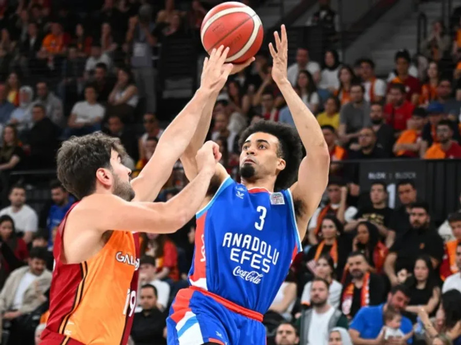 Περίπατος με 87-53 για την Εφές στην έδρα της Γαλατάσαραϊ