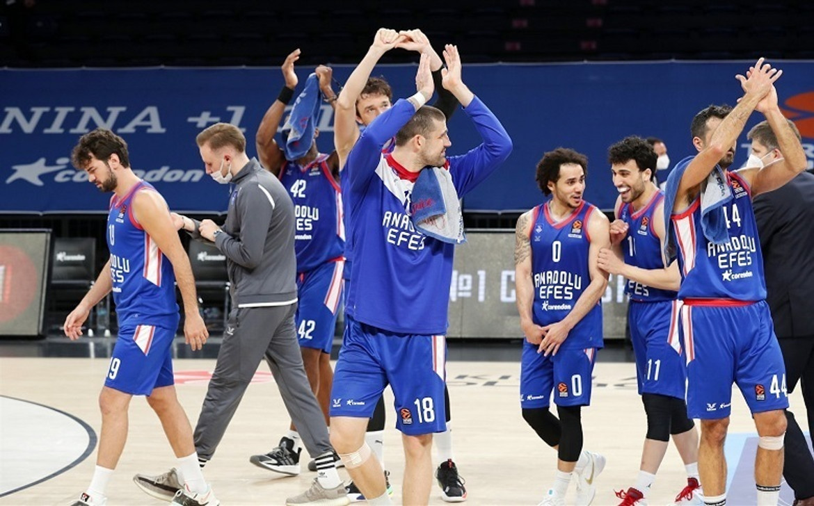 Euroleague Playoffs: Ο Μοερμάν το καλύτερο block των πρώτων αγώνων (video)