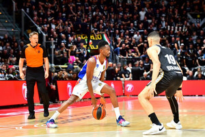 Δύσκολα η Εφές πριν από τον Ολυμπιακό, 85-80 τη Βίρτους (vid)