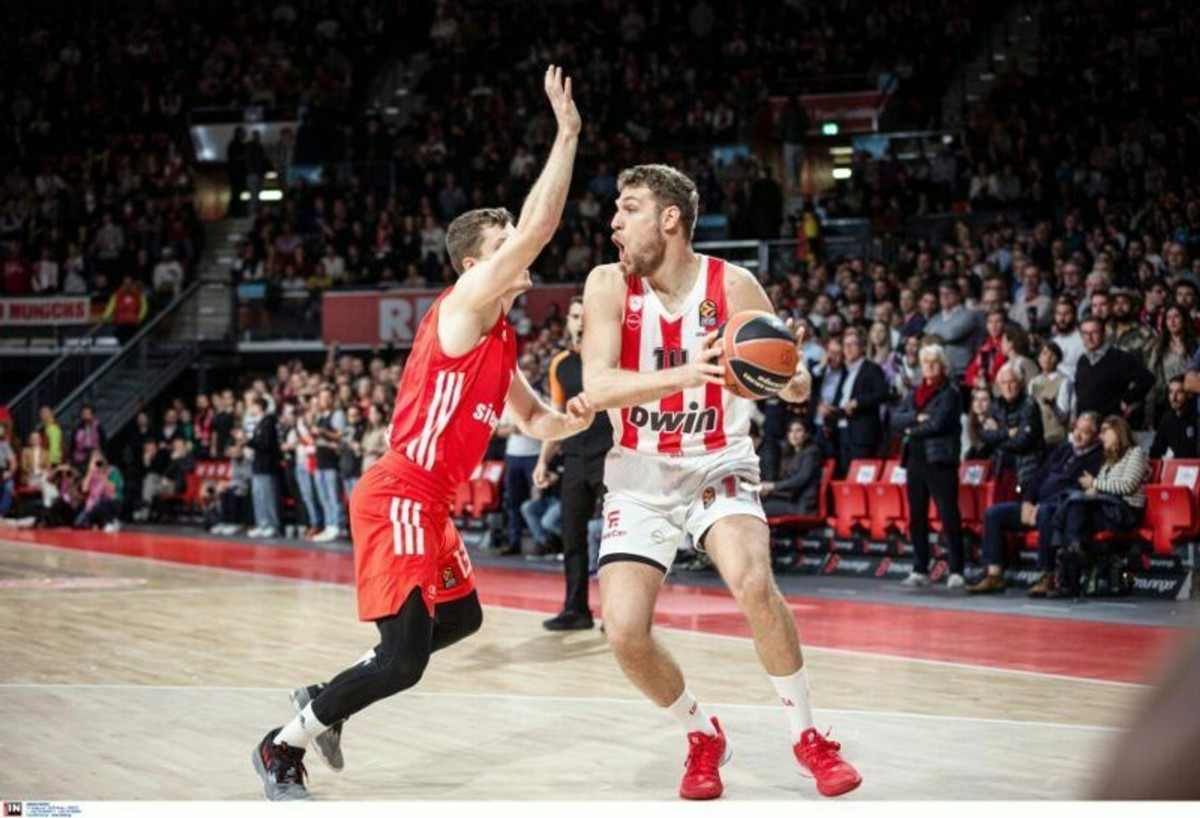 Ολυμπιακός: Η... MVP σεζόν του Σάσα Βεζένκοφ