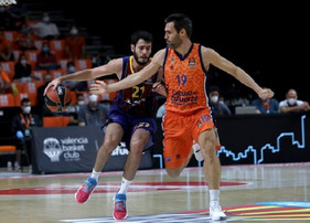 Πέρασε από τη Βαλένθια με 71-66 η Μπαρτσελόνα πριν από τον Παναθηναϊκό
