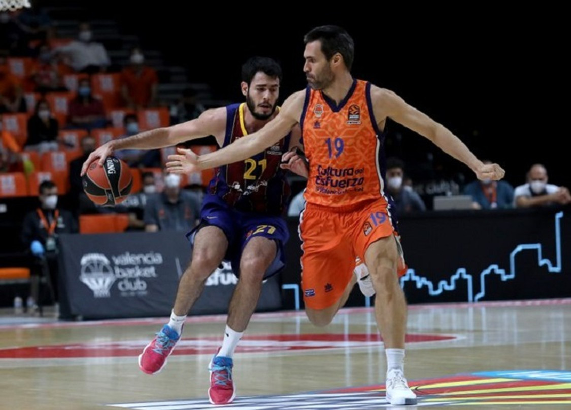 Πέρασε από τη Βαλένθια με 71-66 η Μπαρτσελόνα πριν από τον Παναθηναϊκό