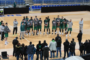 Τα είπαν στο ΟΑΚΑ οργανωμένοι με Πιτίνο και παίκτες (pics)