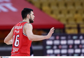 Ολυμπιακός: Γαστρεντερίτιδα ο Παπανικολάου