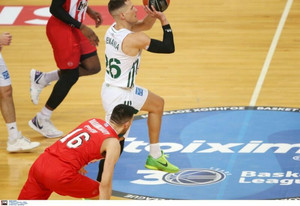 Παναθηναϊκός–Ολυμπιακός: Buzzer beater πίσω από το κέντρο ο Νέντοβιτς! (video)