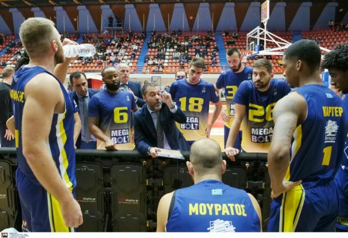Σερέλης: &quot;Στην αρχή ήταν μόνο οι φανέλες στο γήπεδο&quot; (vid)