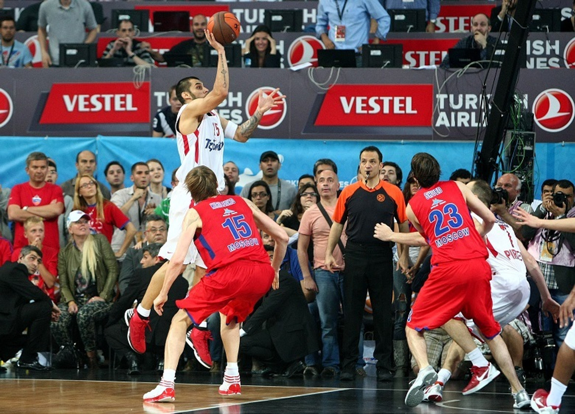 Euroleague: Το &quot;πεταχτάρι&quot; του Πρίντεζη το &#039;12, κορυφαία φάση της δεκαετίας! (video)