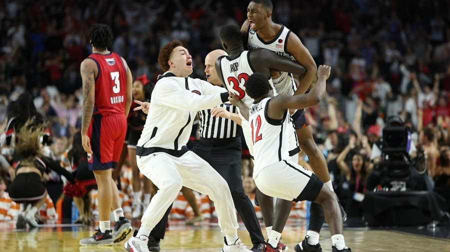 NCAA: Στον τελικό το UConn του Ρούμογλου και το Σαν Ντιέγκο Στέιτ με buzzer beater (vids)