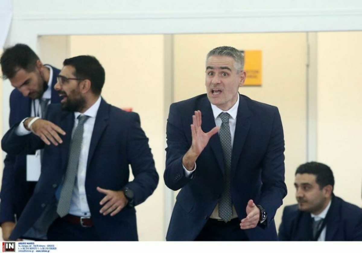 Καστρίτης: &quot;Δεν γίνεται δεύτερη φορά να πετάμε ένα ημίχρονο&quot; (vid)