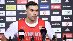 Σλούκας: &quot;Να εκμεταλλευτούμε το ότι είμαστε σε καλή κατάσταση&quot; (vid)