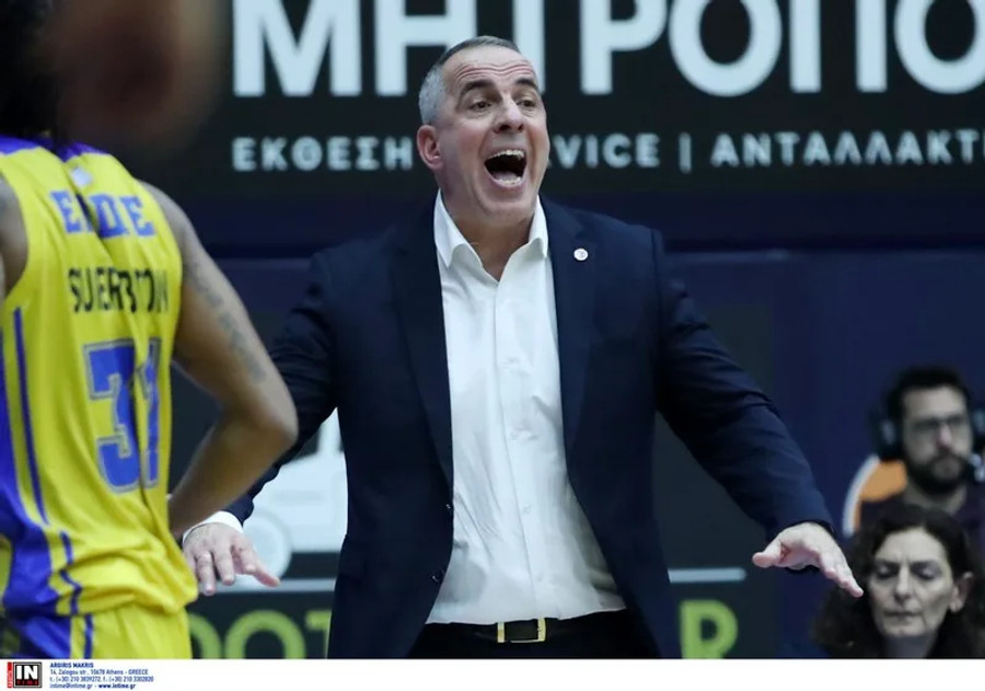 Ο Λιμνιάτης... τελείωσε τον Πάτον από το Περιστέρι (vid)