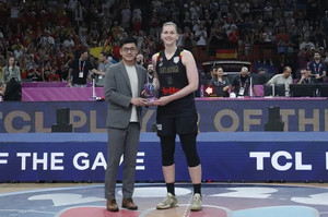EuroBasket Γυναικών: MVP η Μίσεμαν σε βραδιά ρεκόρ με 7.827 φιλάθλους