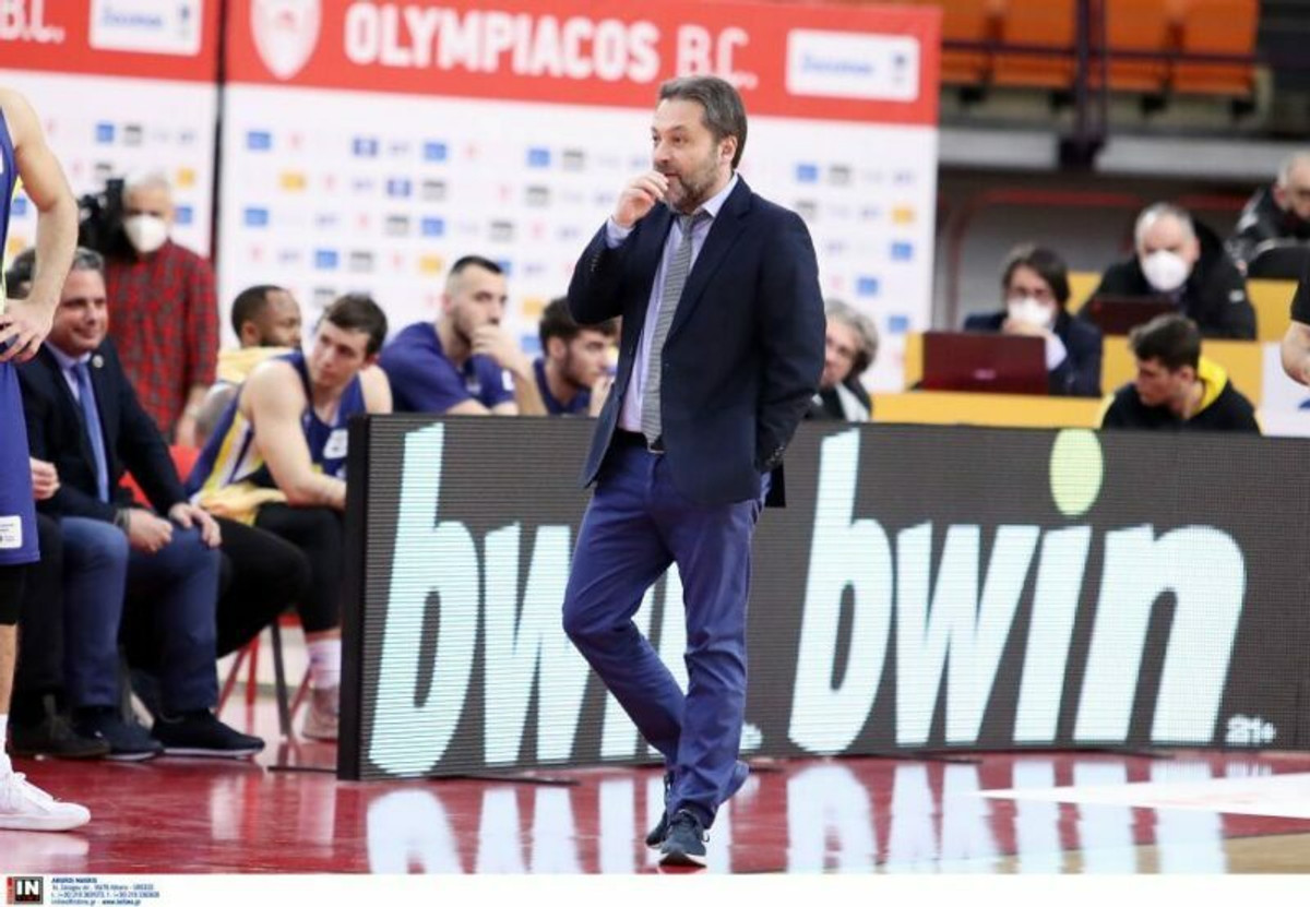Σερέλης: &quot;Είναι μεγάλη η διαφορά μας με τον Ολυμπιακό&quot; (vid)