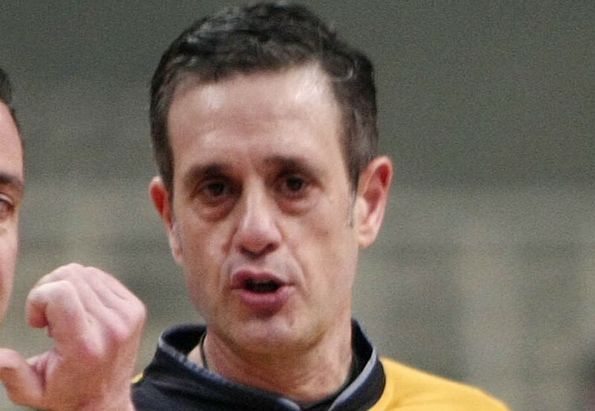 Γκόντας: &quot;Ο λαλίστατος πρόεδρος και ο στρατός ενημέρωσης κάνουν ότι βρέχει&quot;