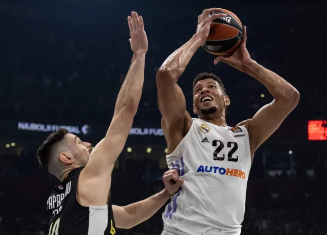 Ο Ταβάρες MVP στα Game 3 των playoffs της EuroLeague (vid)