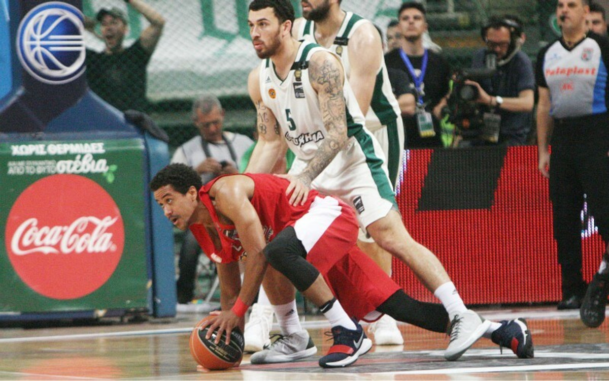 Προσφυγή ο Ρόμπερτς, διευθέτηση από τον Ολυμπιακό