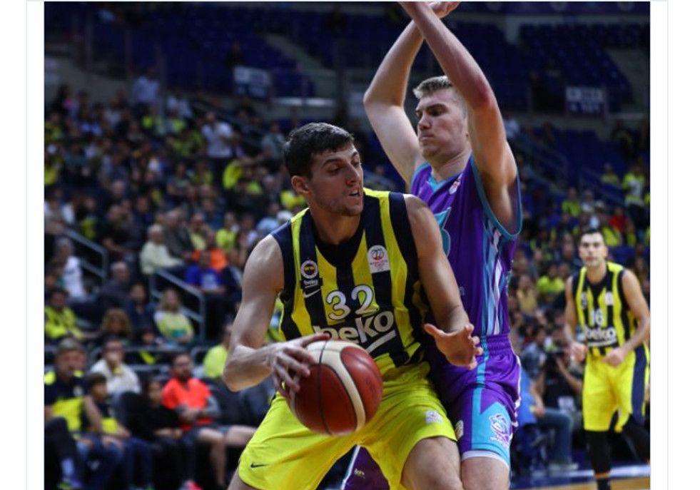 Με ζόρια και 20άρα Σλούκα η Φενέρμπαχτσε 86-80 την Αφιόν