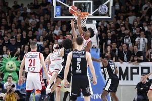 Μπρέικ η Αρμάνι Μιλάνο, 73-70 την Τρέντο - Έκαναν το 1-0 και οι Μπρέσια, Τραπάνι
