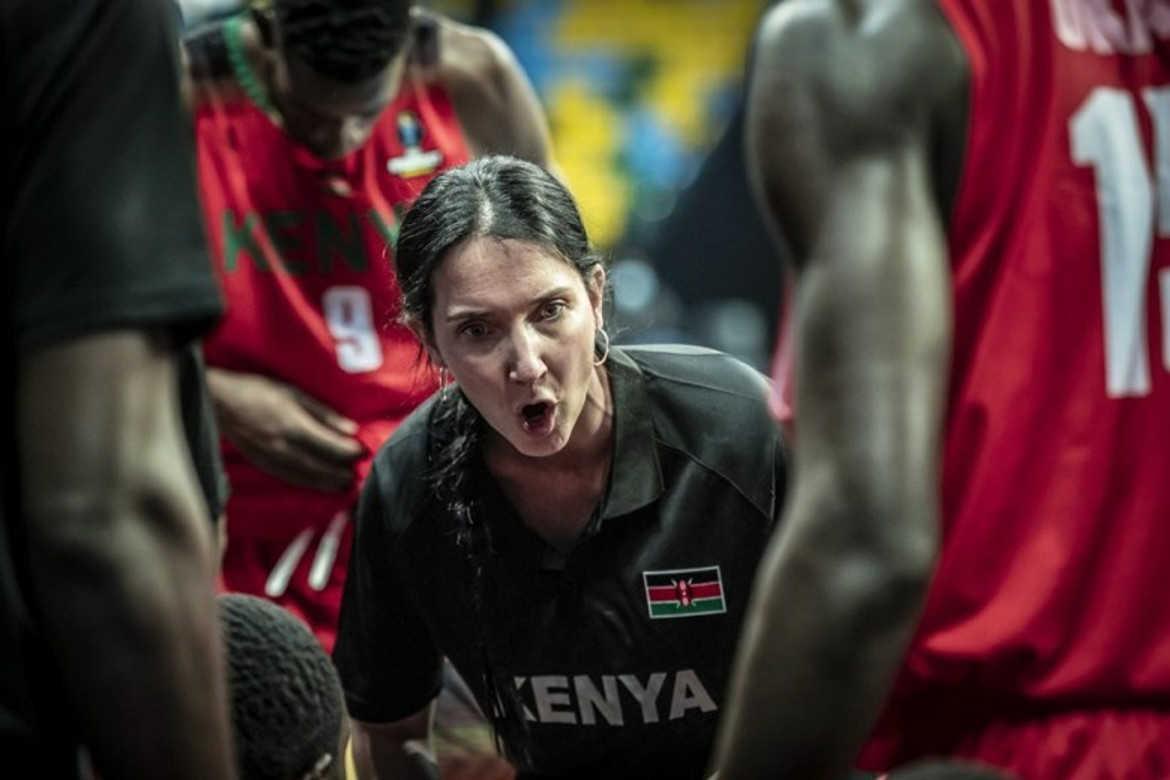 Λιζ Μιλς: Έγραψε ιστορία η πρώτη γυναίκα head coach στο AfroBasket (pics)
