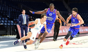 Με Πάνγκος η Ζενίτ 73-69 την Εφές στην Πόλη!