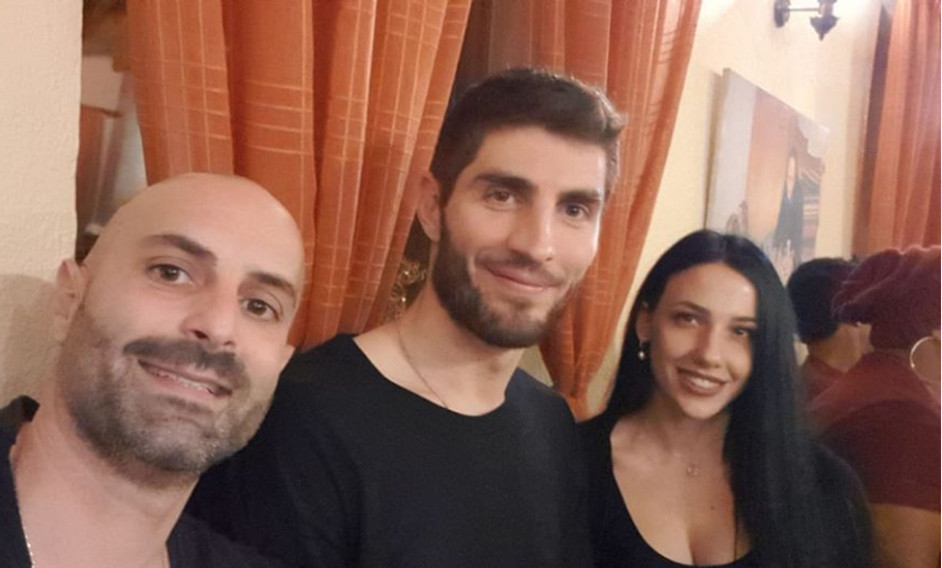 Μαζί η οικογένεια του Ηφαίστου την παραμονή των Χριστουγέννων (pics)